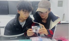 大一新生研发！山东外事职业大学校园AI新伙伴“小智”精彩亮相