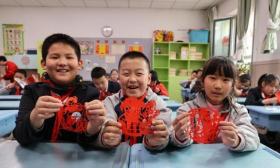 青海西宁：小学生沉浸式体验非遗