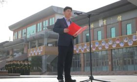 榜样引领前行 济南高新区实验中学举行“榜样家长”演讲活动