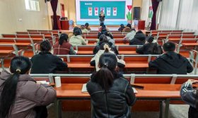 聊城市阳谷县阿城镇小学开展班级管理交流会