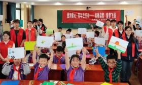 春色恰如许，读书正当时
