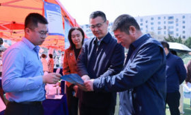 山东工商学院举行2025春季校园双选会，壹点记者直播助力
