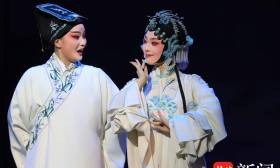 以青年学子之力传承昆曲文化之美！白先勇看完校园青春版《牡丹亭》：“兴奋！”