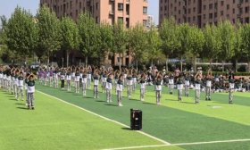 童心筑梦 少年英姿 济南高新一实验举行一年级亲子运动会