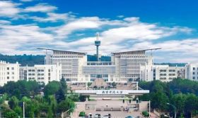 南京师范大学党委书记王成斌携手18位中学书记校长为高考生打call！