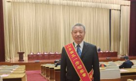 潍坊学院教授魏建平获授2025年山东省五一劳动奖章