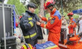 学打绳结、变身“侦探”查找消防隐患，人大师生学习防灾减灾知识