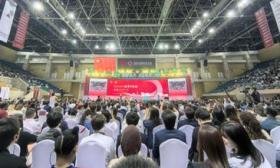 人大举行首届全球校友大会，陈锡添、陈若琳等分享在校成长故事
