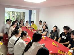 “三全育人”破壁出圈！南中医用社区集市解锁青春成长新密码