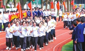 为梦想奔跑 为高考加油