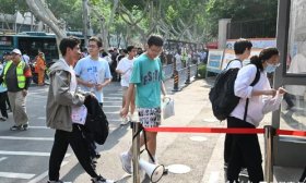 考生放松心情准备，入场信心满满