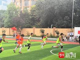 “足”夠熱血！“石小強”點燃“校長杯”校園足球暨啦啦操聯賽
