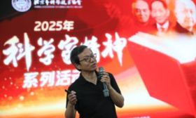 从“来时路”开启，北航教授与北京中学师生共同探索AI未来之境
