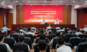 赵岩为全省高校师生代表讲授思政课