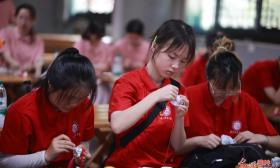 从课堂到岗位 青少年暑期职业体验感受劳动荣光