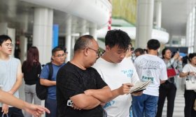 山东高职高招会现场直击：应用类专业“炙手可热”，家长考生紧盯就业