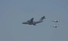 空军首次在院校组织实施空中加油专项训练