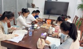 暑期同行 济南高新一实验学生成长共同体互助学习点亮成长之路​