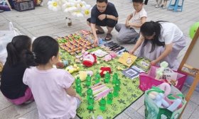 海川教育集团瀚阳学校学子开展爱心义卖活动
