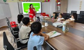 编织美好 “染”出彩色 济南高新区御山台学校学生快乐过暑假