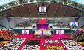 清华大学2025级研究生新生开学典礼举行