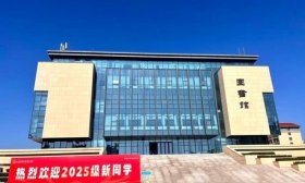 曾在省残奥会上夺银！他在全家护送下到山东特教学院开启大学生活