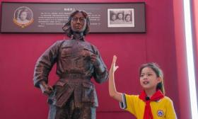 “开学第一课” 湖北襄阳师生重温抗战历史