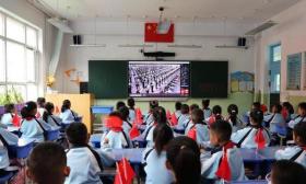 青海西宁：小学生
