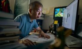首都师大教授莫伯峰：深耕“冷门绝学”，用AI破解甲骨文密码