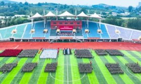 山东现代学院2025级新生开学典礼暨军训成果汇演顺利举行
