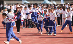 亲子接力、人机赛跑，北京景山学校体育节师生家长齐上阵