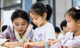 情满中秋，礼赞国庆