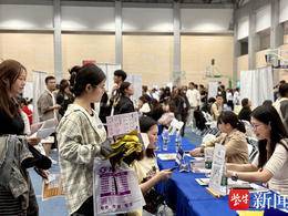 职升2026|“盖章版就业协议带来了！”南京晓庄学院秋招“一站式就业”让企业与学生更快“双向奔赴”