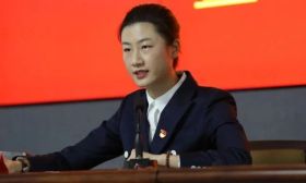 女子乒乓球“大满贯”奥运冠军丁宁，已任校长