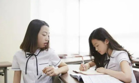 学生吐槽桌椅引热议，浙江女生一句话惹怒四省？