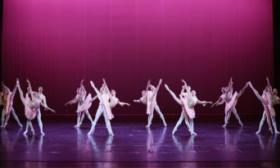 2025北京国际舞蹈院校芭蕾舞比赛启幕，多国青年舞者角逐大奖