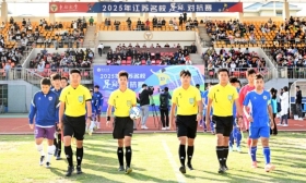 2025年江苏名校足球对抗赛第一回合开赛