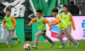 “班超进中超”在工人体育场开赛，北京加码推进小学生校园足球