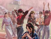 安徽一高校运动会开幕式掀起“80后”复古风