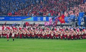 苏超决赛夜！看南京娃唱响奥体！