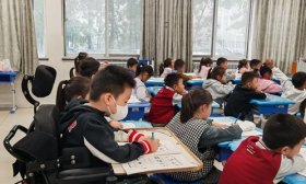 活下来、要长大——一个罕见病孩子上学路的背后