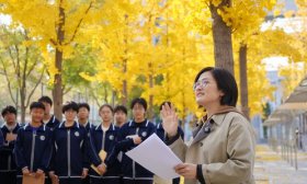 秋染校园 诗润青春 济南历城二中这堂沉浸式语文课美成诗